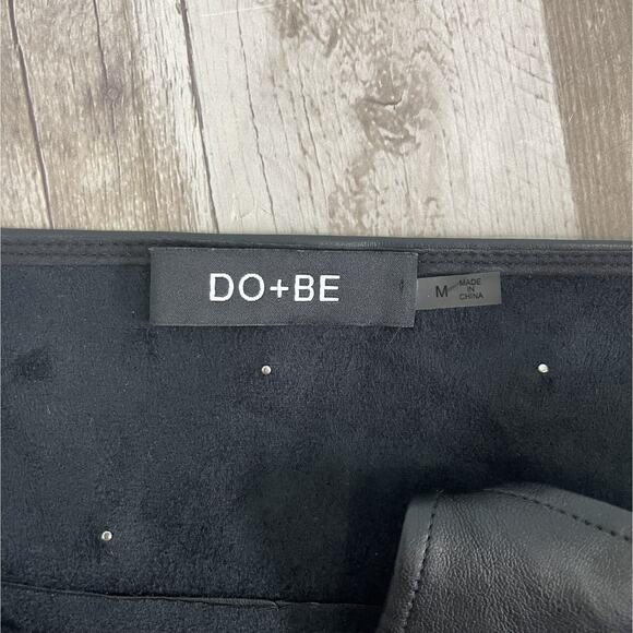 DO+BE Pearl-Studded Crop Top Black Faux Leather Ruffle Hem Y2K Whimsigoth Sz M - Picture 7 of 13